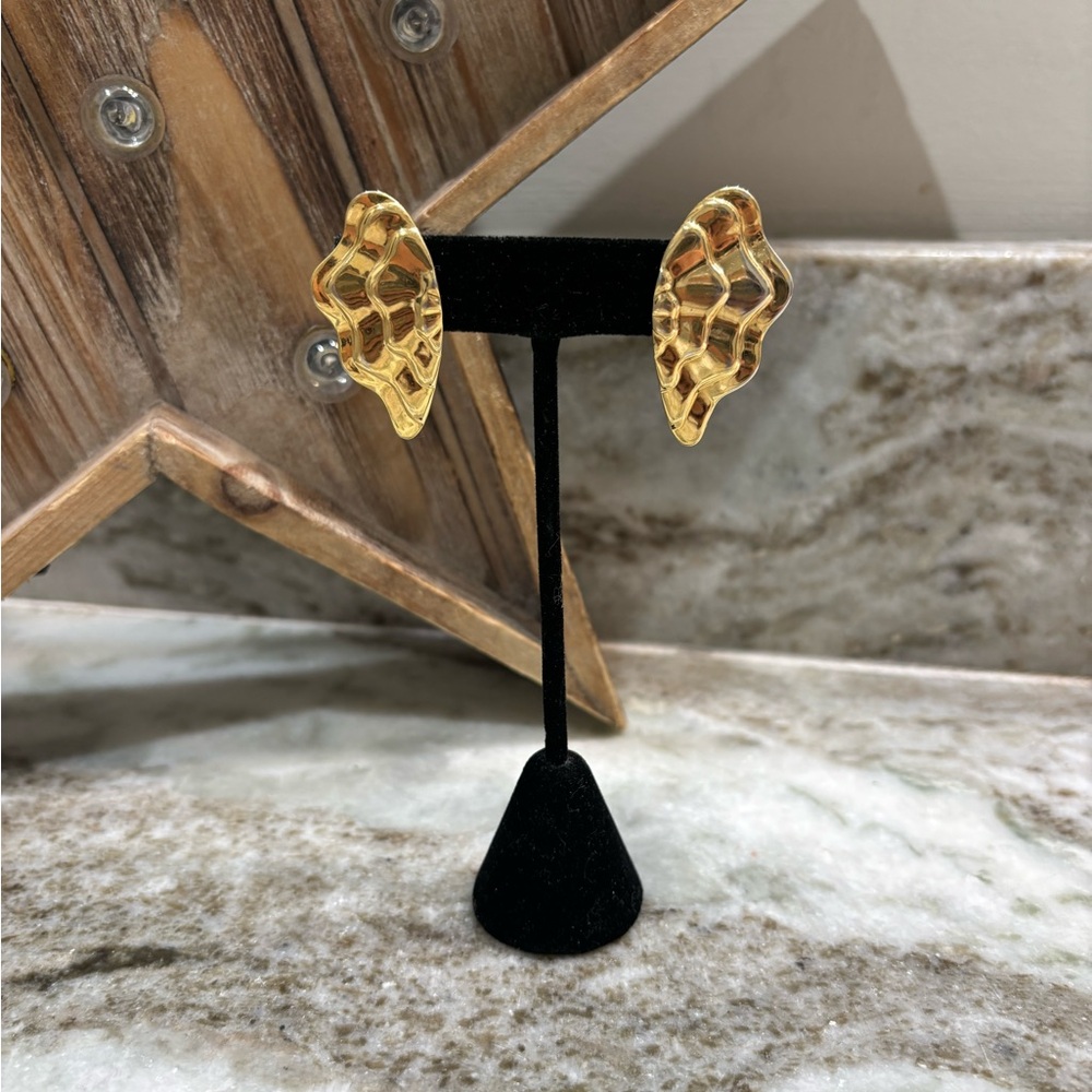 1986 Avon butterfly wing stud earrings